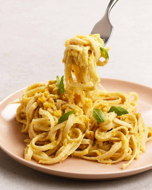 Creamy corn pasta with basil! 🌽